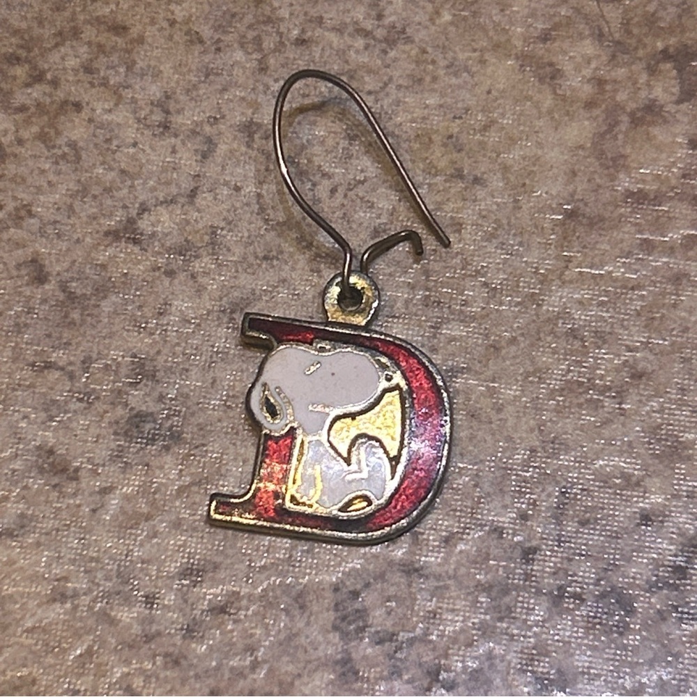 Vintage Snoopy Initial D Enamel Dangle Earring Aviva Peanuts United Features-